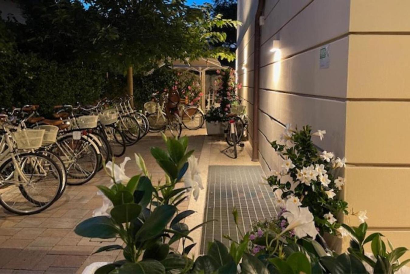 Hotel Villa Barsanti Pietrasanta Exterior foto